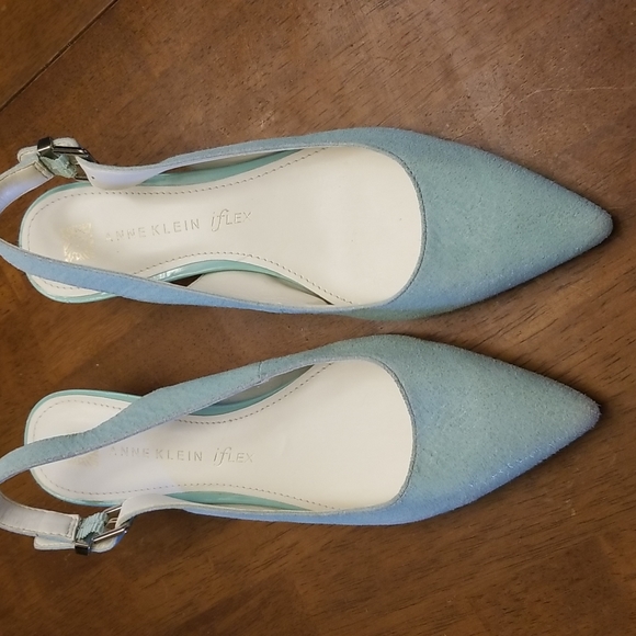 Anne Klein Shoes - $5 DEAL! Women's Mint green leather shoes. MUST BUNDLE WITH TWO OTHER ITEMS